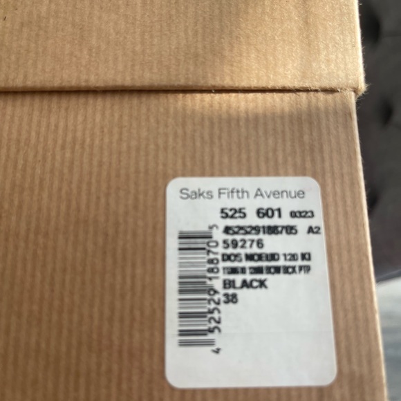 Authentic pristine Louboutins! 👠 - Picture 3 of 8